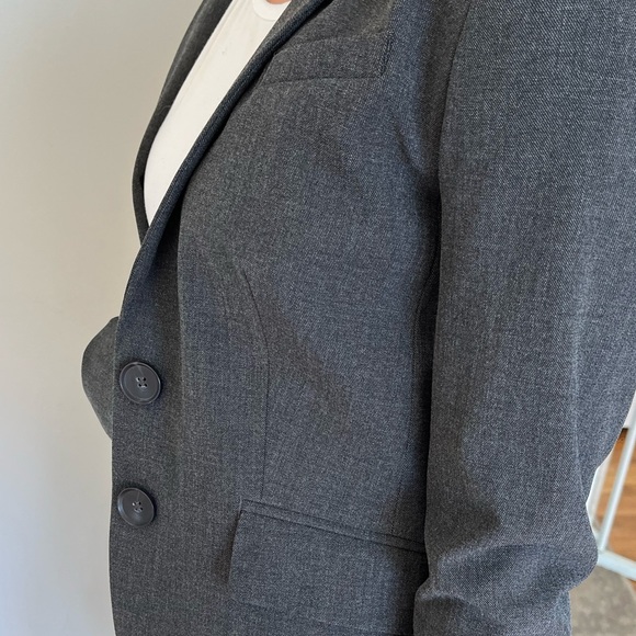 Grey womens suit jacket / blazer with stretch floral lining. - Picture 3 of 5
